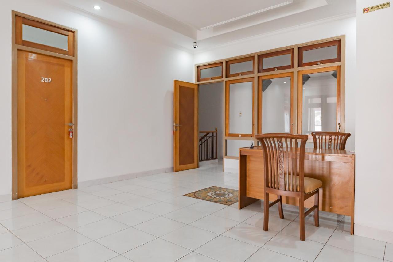Reddoorz Plus Near Universitas Maranatha Bandung 2 Exterior foto