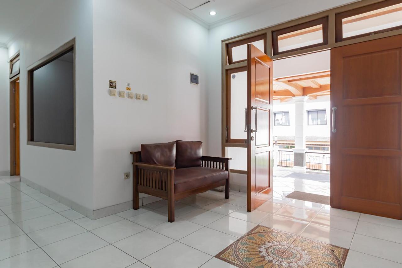 Reddoorz Plus Near Universitas Maranatha Bandung 2 Exterior foto